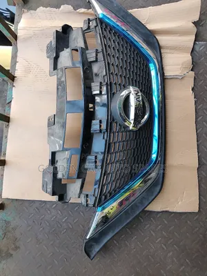 Nissan Note (New-Model) Grilles