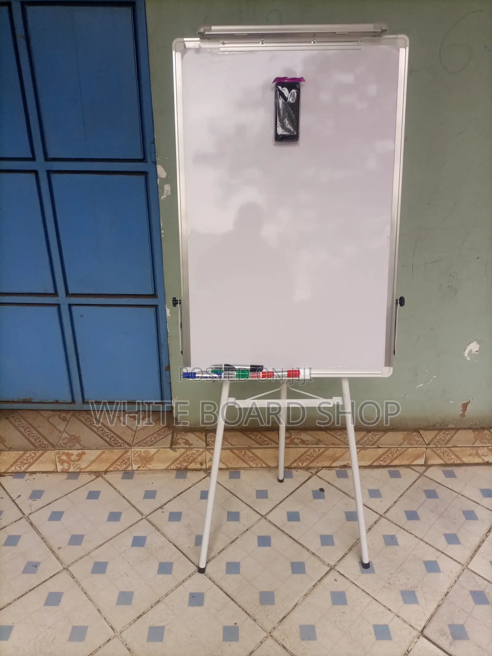 Flipchart Stand 90cm X 60cm + 4markers +Duster