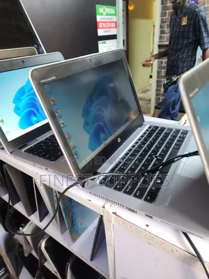 Laptop HP EliteBook 820 G3 8GB Intel Core I5 SSD 256GB