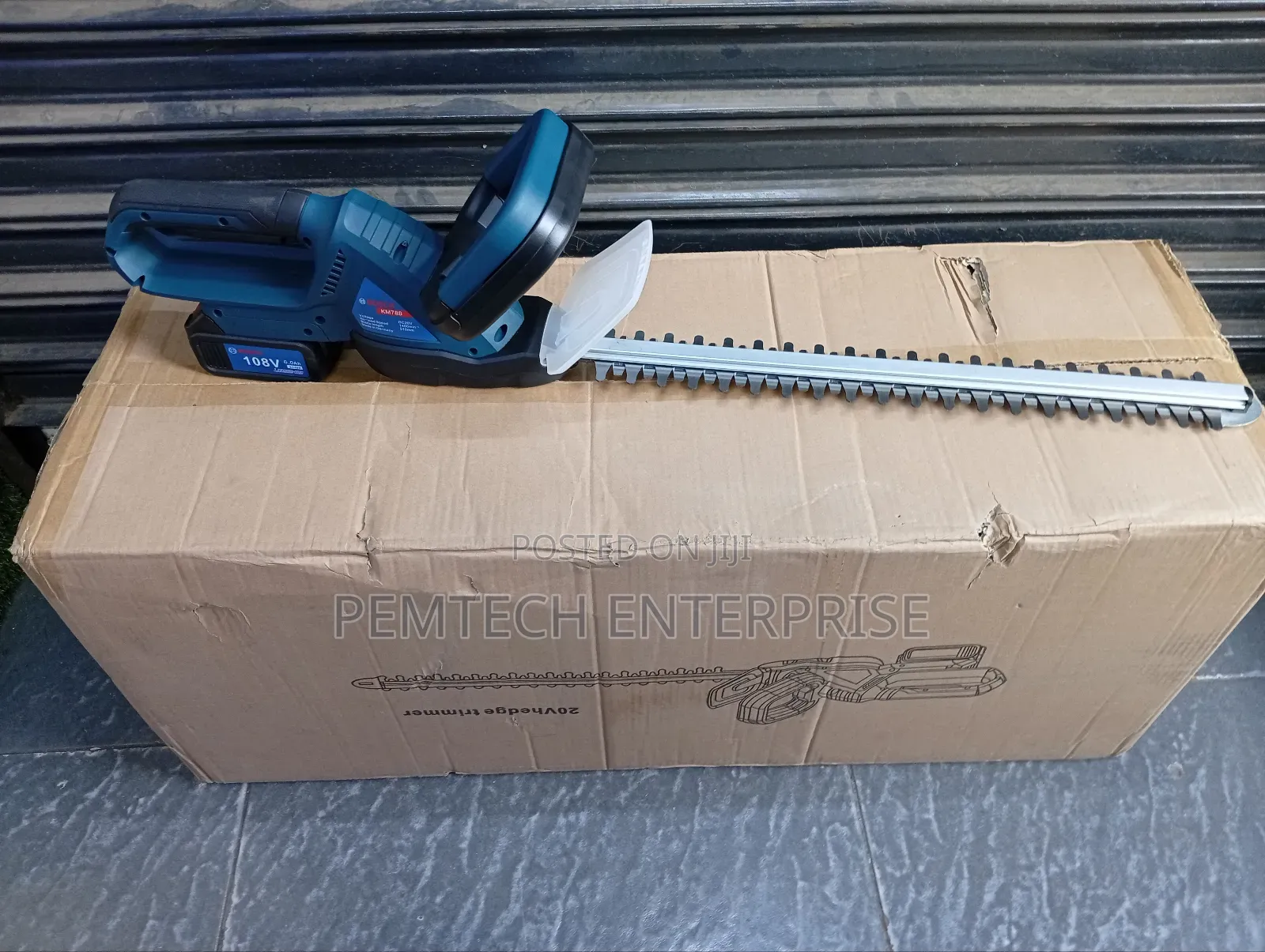 Bosch Ghe 108vf-60 Professional Cordless Hedge Cutter.