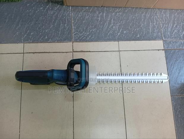 Bosch Ghe 108vf-60 Professional Cordless Hedge Cutter. - thumbnail 4