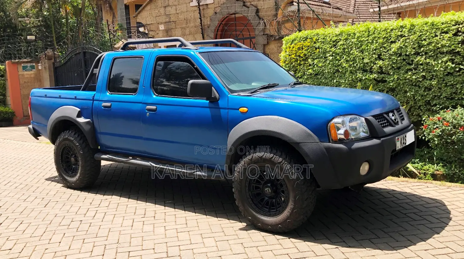 Nissan Hardbody 2004 Blue