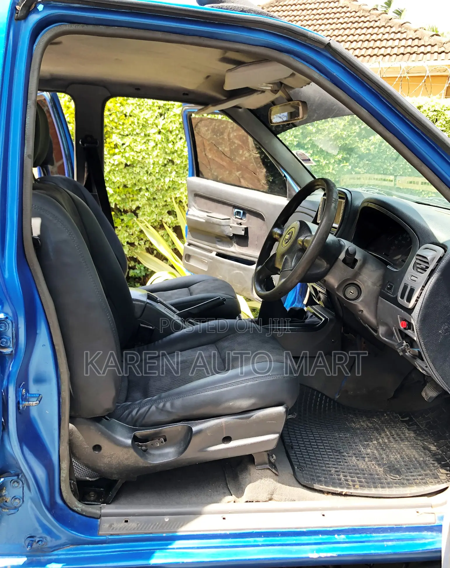 Nissan Hardbody 2004 Blue