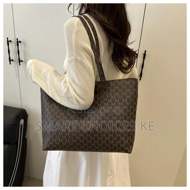 Women Luxury Shoulder Handbag - thumbnail 2