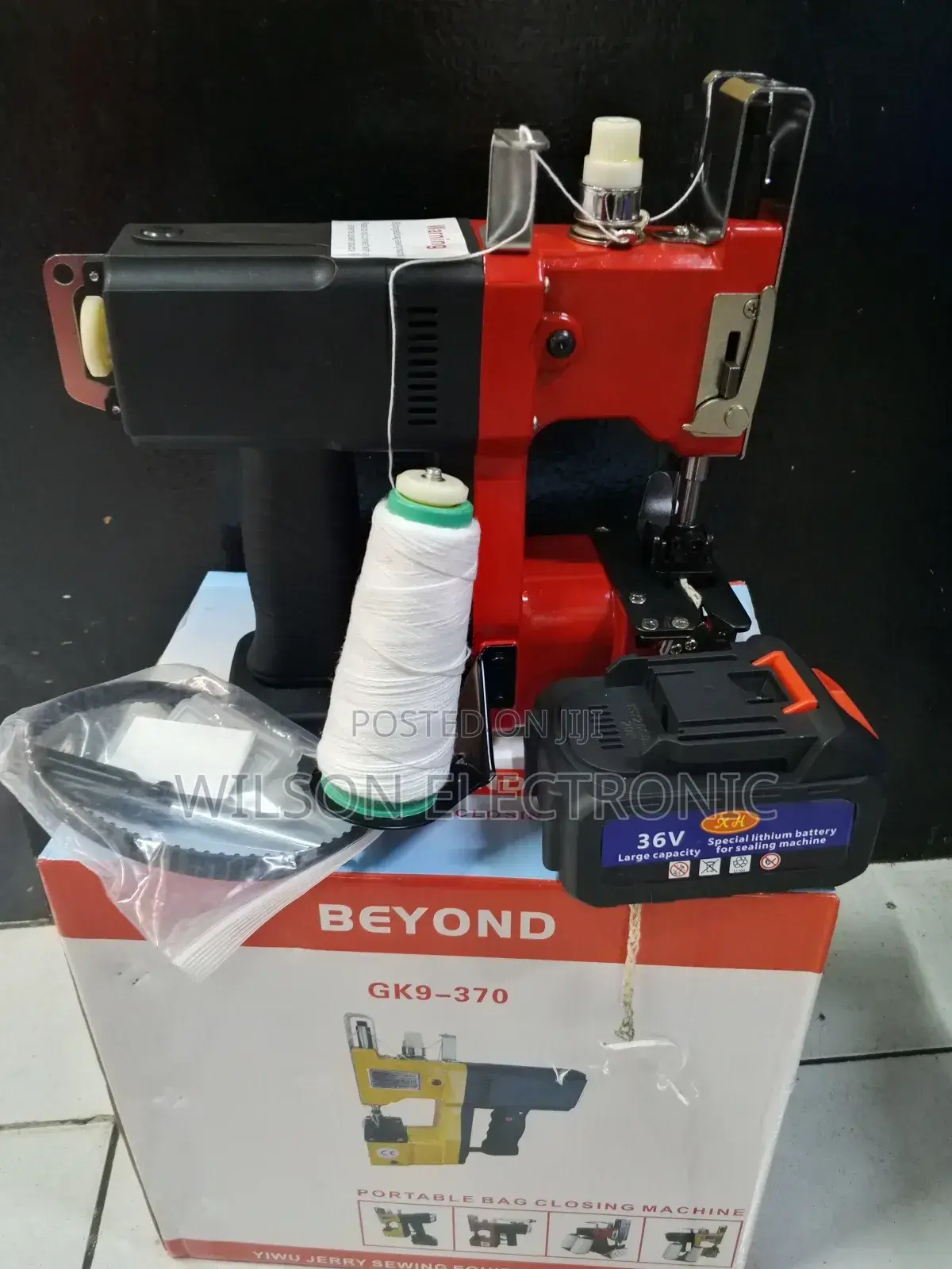 Bag Closer Machine. Rechargeable Bag Closer