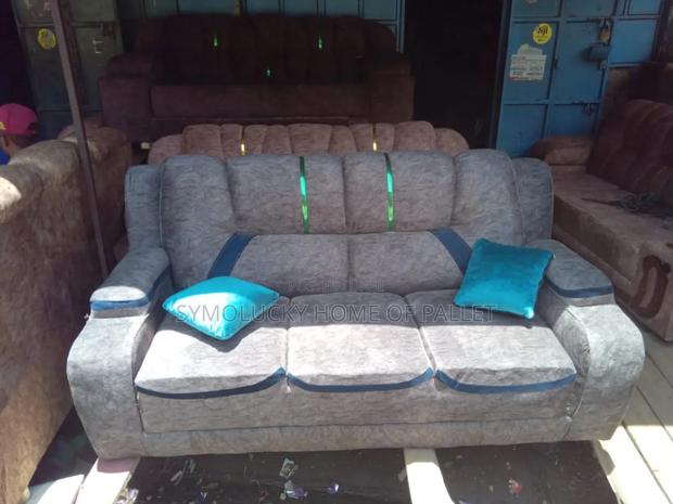 Sofasets. 3 Seater Comfy Design