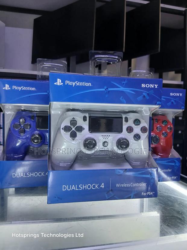 Dualshock 4 Wireless Controller - thumbnail 6
