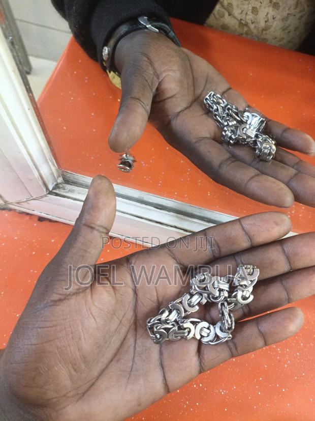 Silver Handless - main view