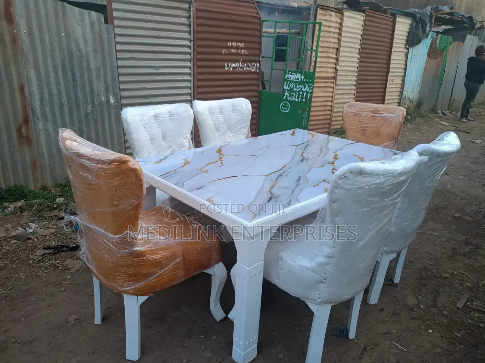 Marbled Mixed Fabric 6-Seater Dinner Table