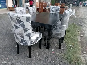 Zeng Mixed Dinning Table Set