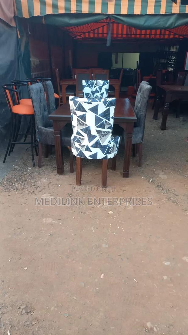 Mernvo Design 6-Seater Dinning Table Set