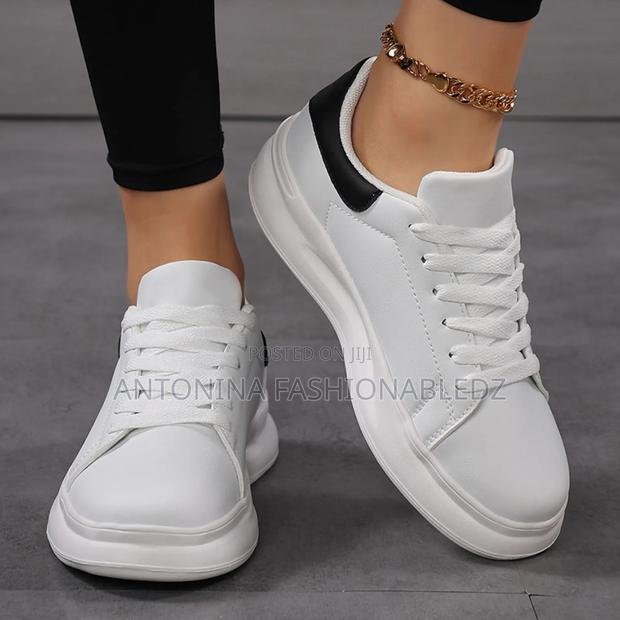 Unisex Sneakers White and Blacksize 37-45 - main view