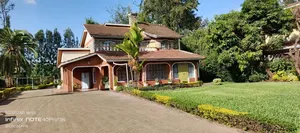 5bdrm Maisonette in Thome Thome Estate for sale