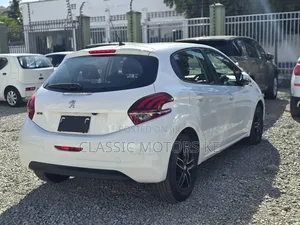 Peugeot 208 2019 White