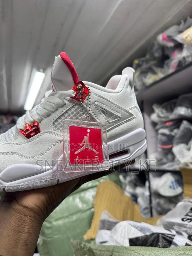 Jordan 4 Metallic Red - thumbnail 4