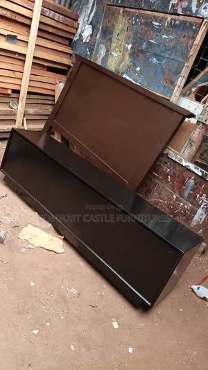 Maleigh Tv Stand