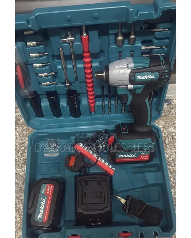 Makita Cordless Impact Wrench Kit