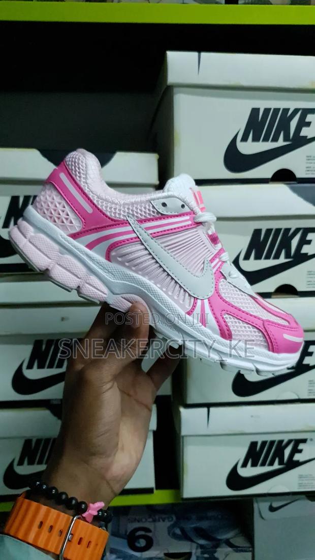 Nike Vomero Pink Colorway