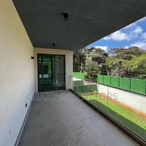 5bdrm Villa in Lavington for sale