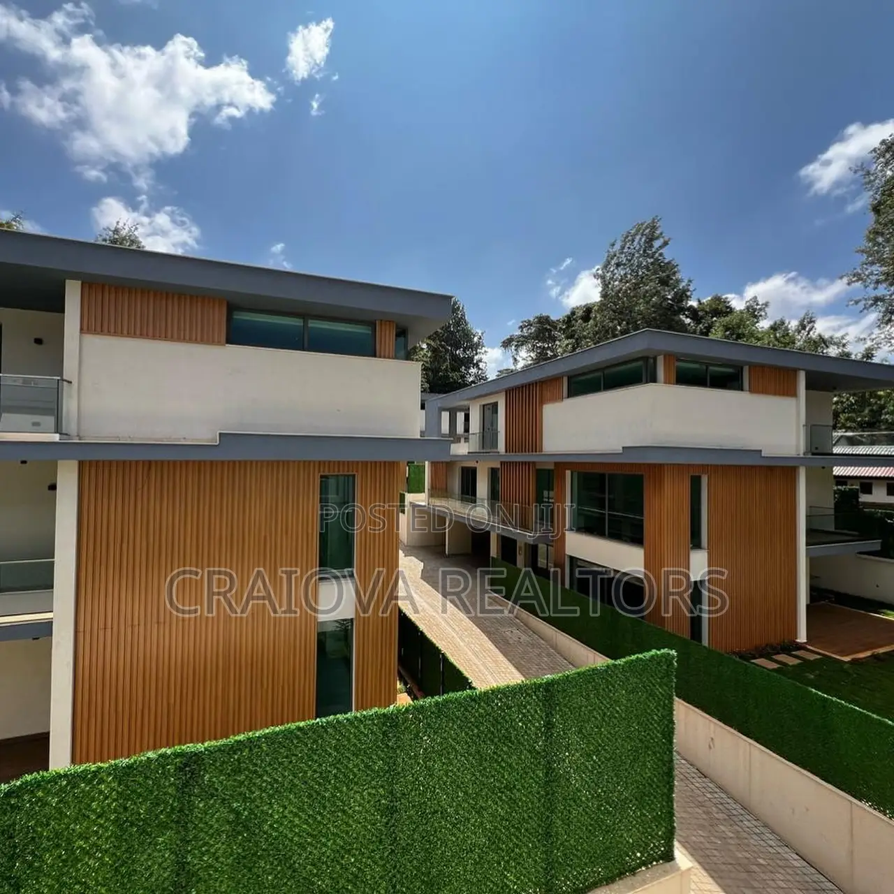 5bdrm Villa in Lavington for sale