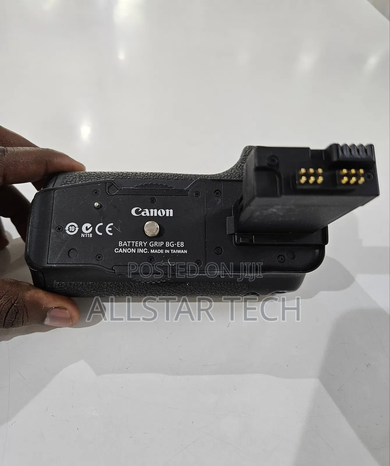 Canon Bg-E8 Battery Grip for Eos Rebel T2i, T3i, T4i T5i
