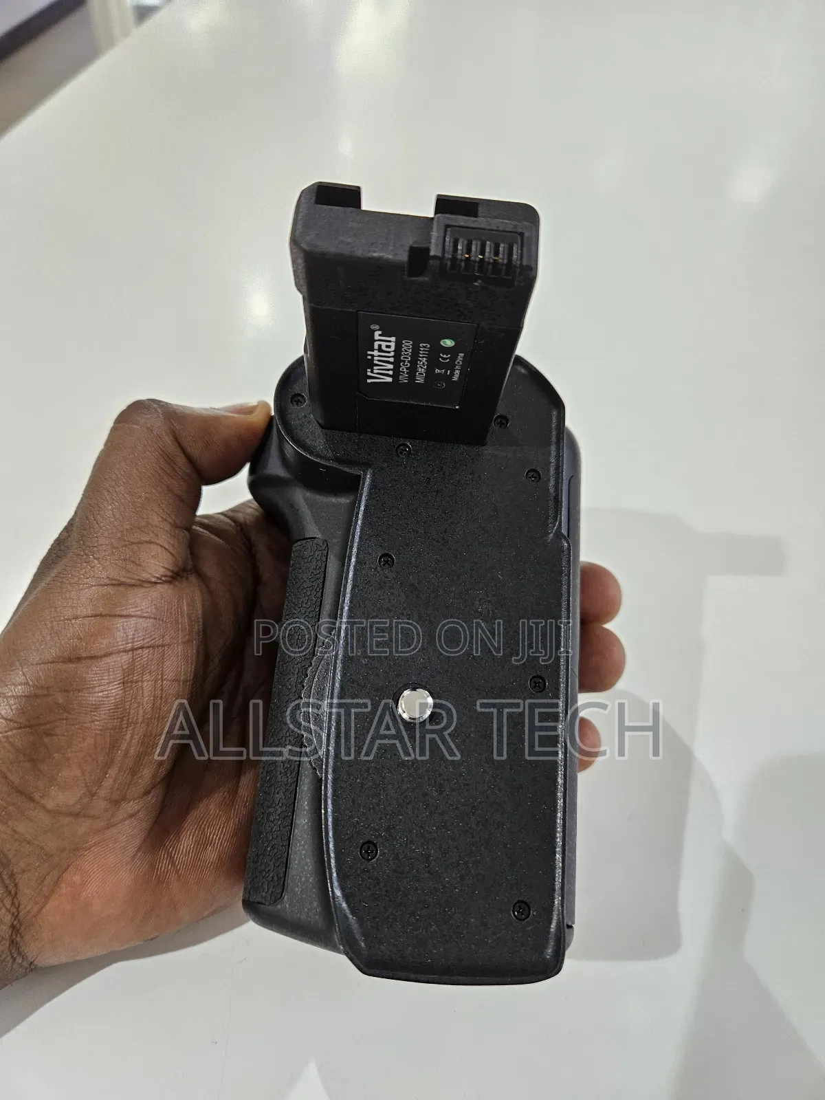 Vivitar Battery Grip for Nikon D3100, D3200, D3300