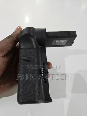 Vivitar Battery Grip for Nikon D3100, D3200, D3300