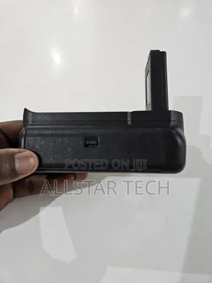 Vivitar Battery Grip for Nikon D3100, D3200, D3300