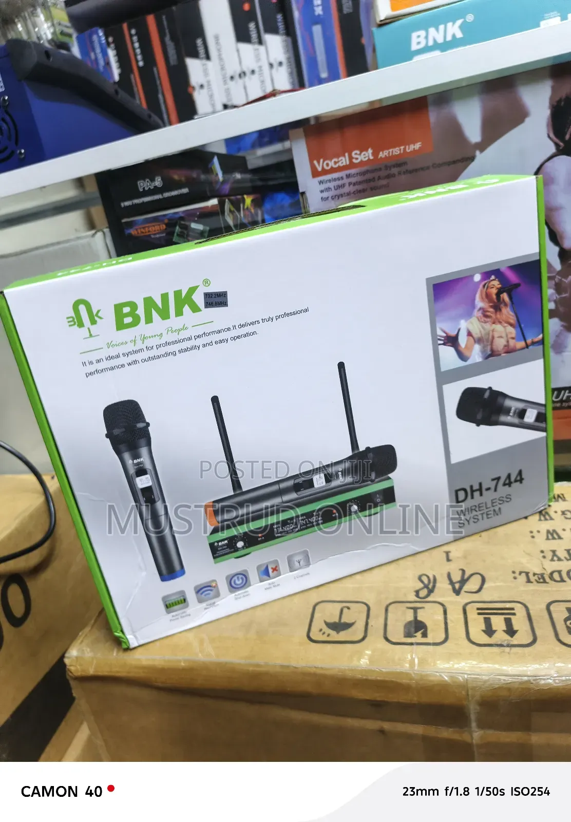 Professional Wireless Microphone Dh 744 With Outstanding Stability