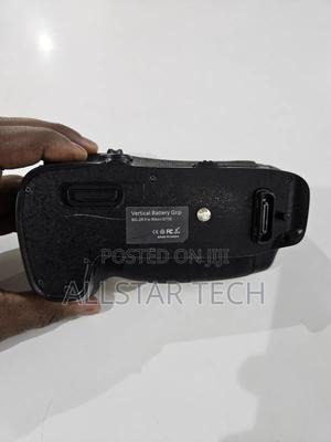 Vertical Battery Grip for Nikon D750 - thumbnail 2