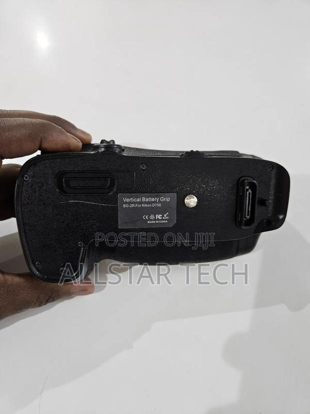 Vertical Battery Grip for Nikon D750 - main view