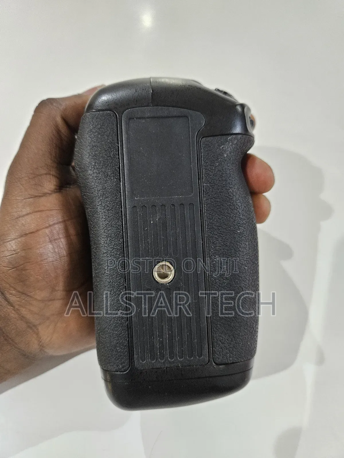 Vertical Battery Grip for Nikon D750