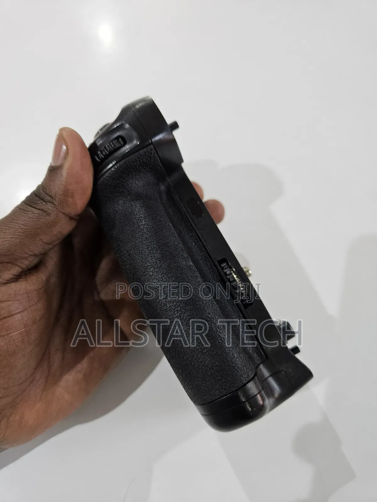 Vertical Battery Grip for Nikon D750
