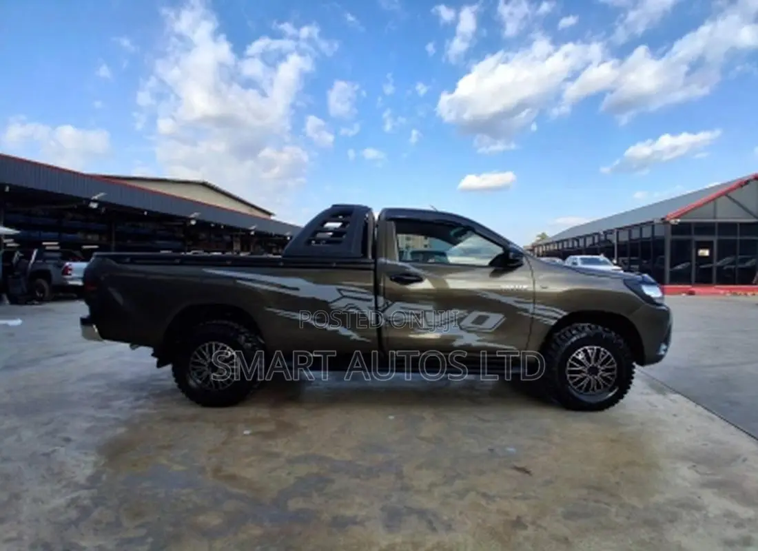Toyota Hilux 2019 Brown