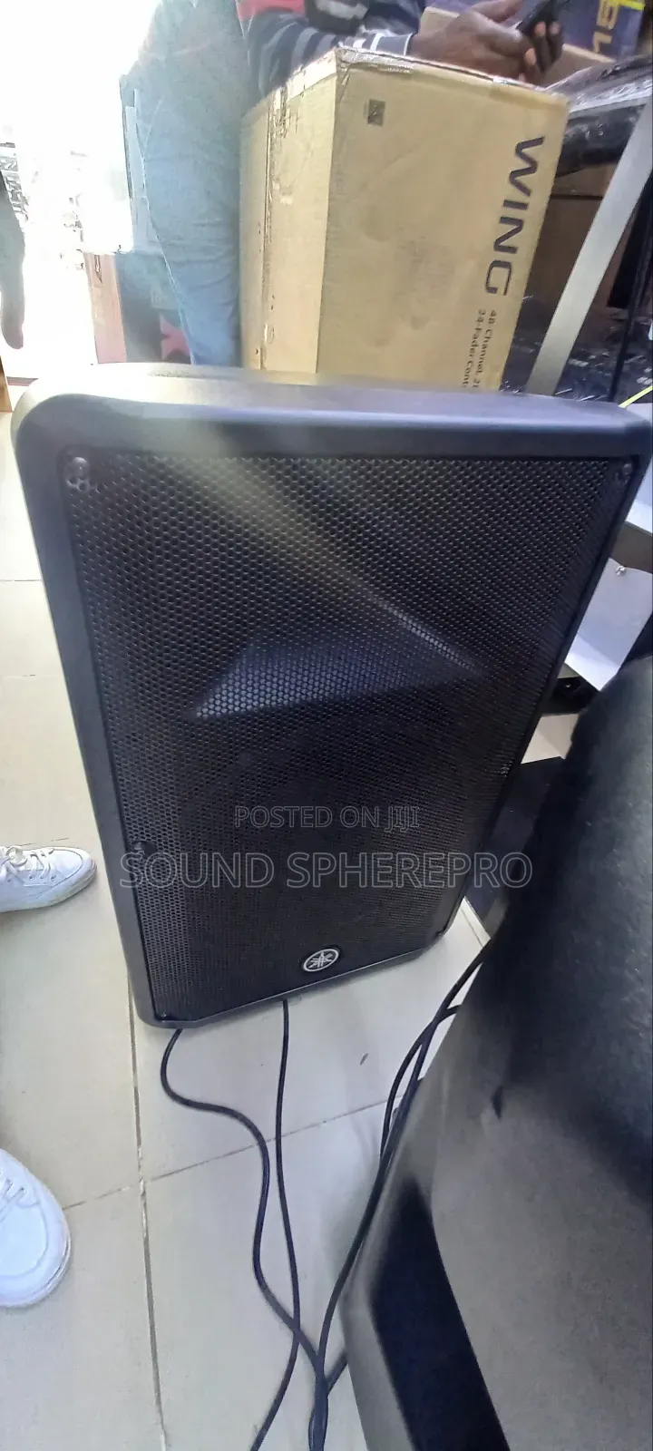 Yamaha Dbr15 15 Inch Powered Speakers