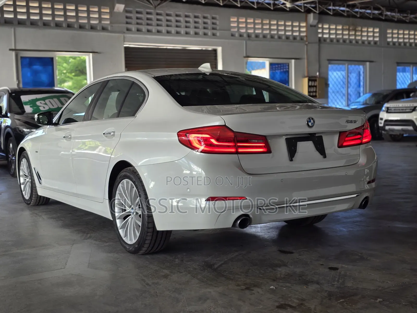 BMW 523i 2019 White