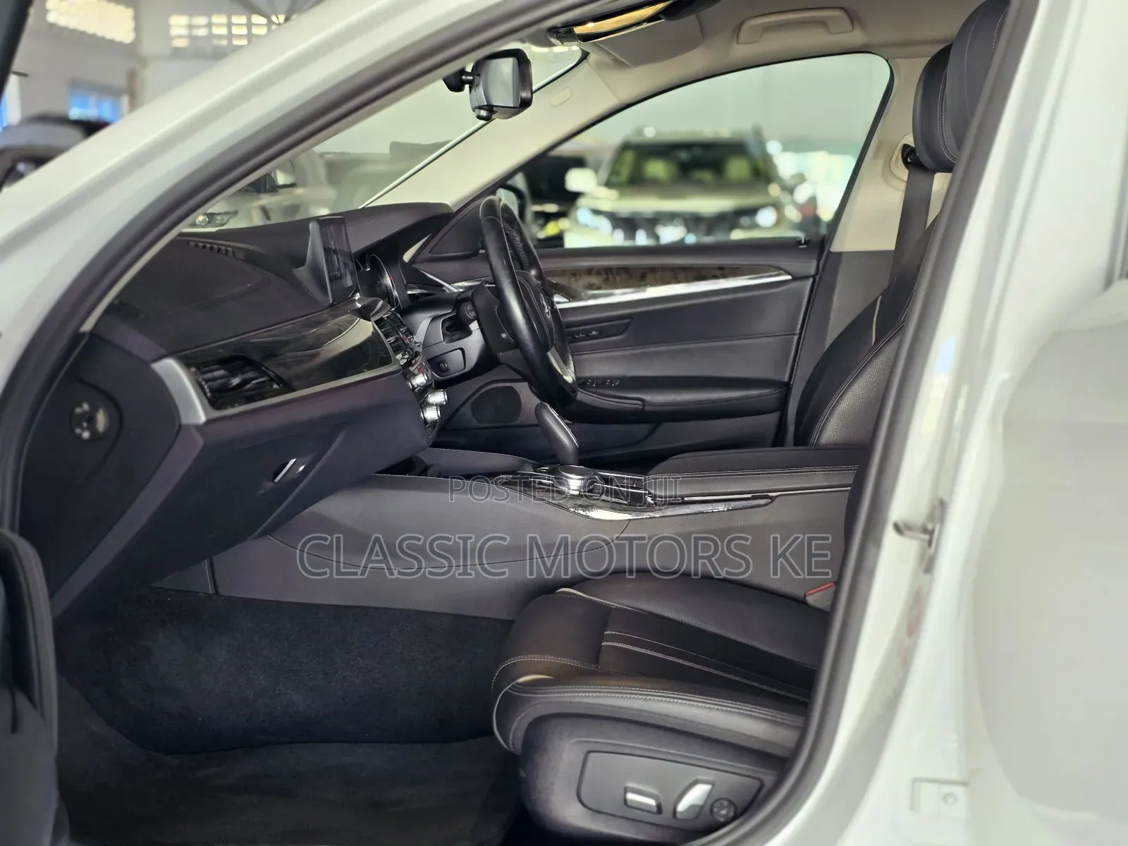 BMW 523i 2019 White