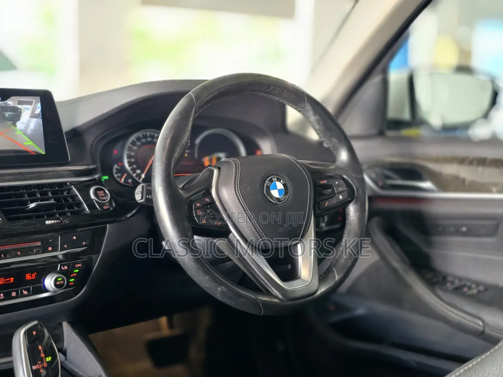 BMW 523i 2019 White