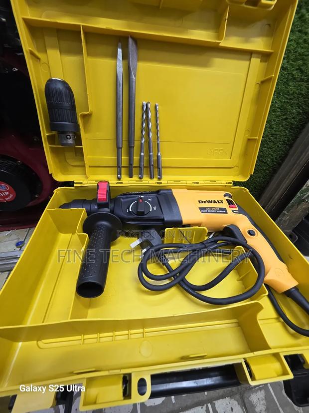 Dewalt Rotary Hammer - thumbnail 3