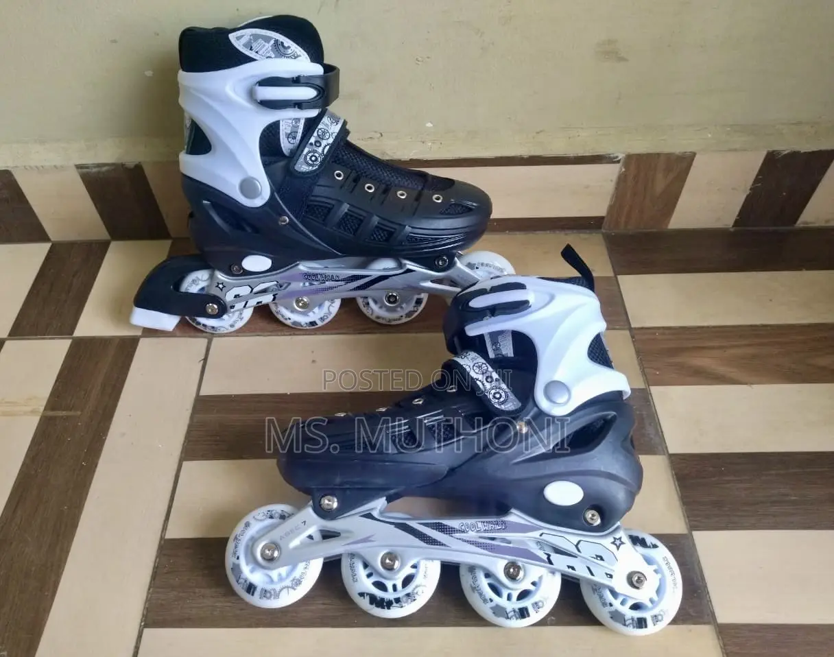 Medium _Large Rubber Wheels Skate Shoes /