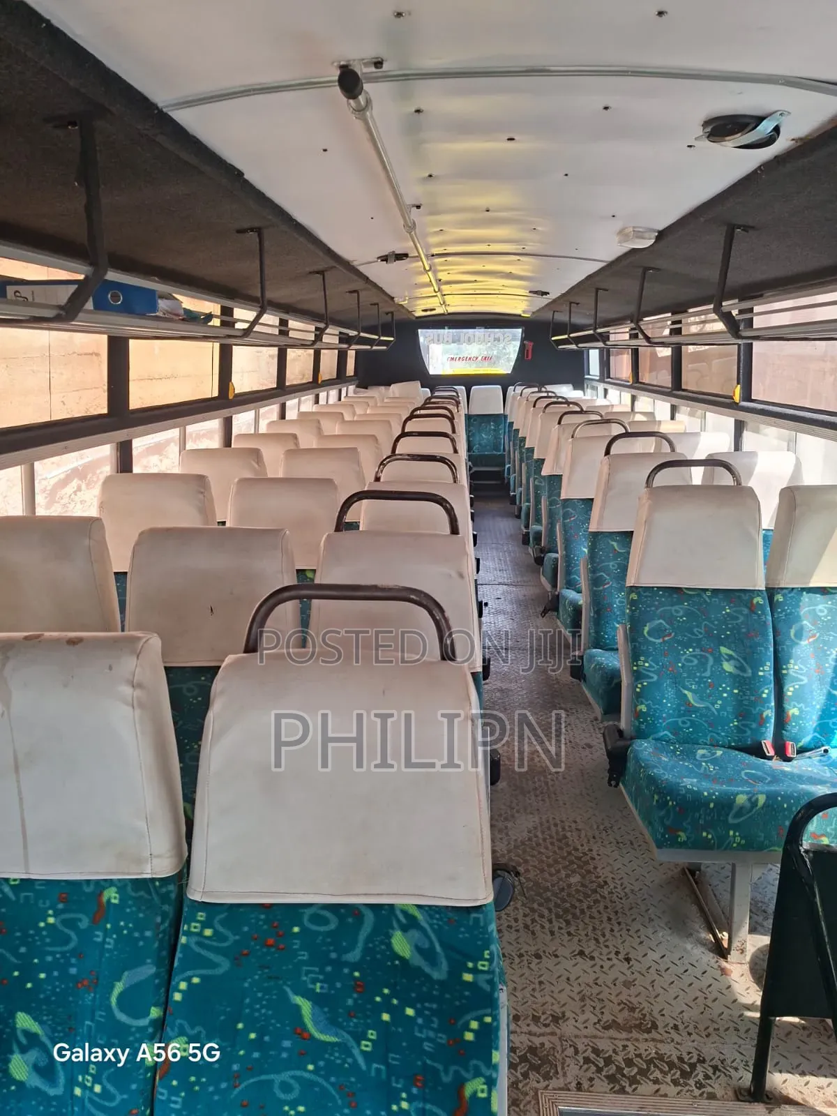 Isuzu Executive Bus 2000 Yellow