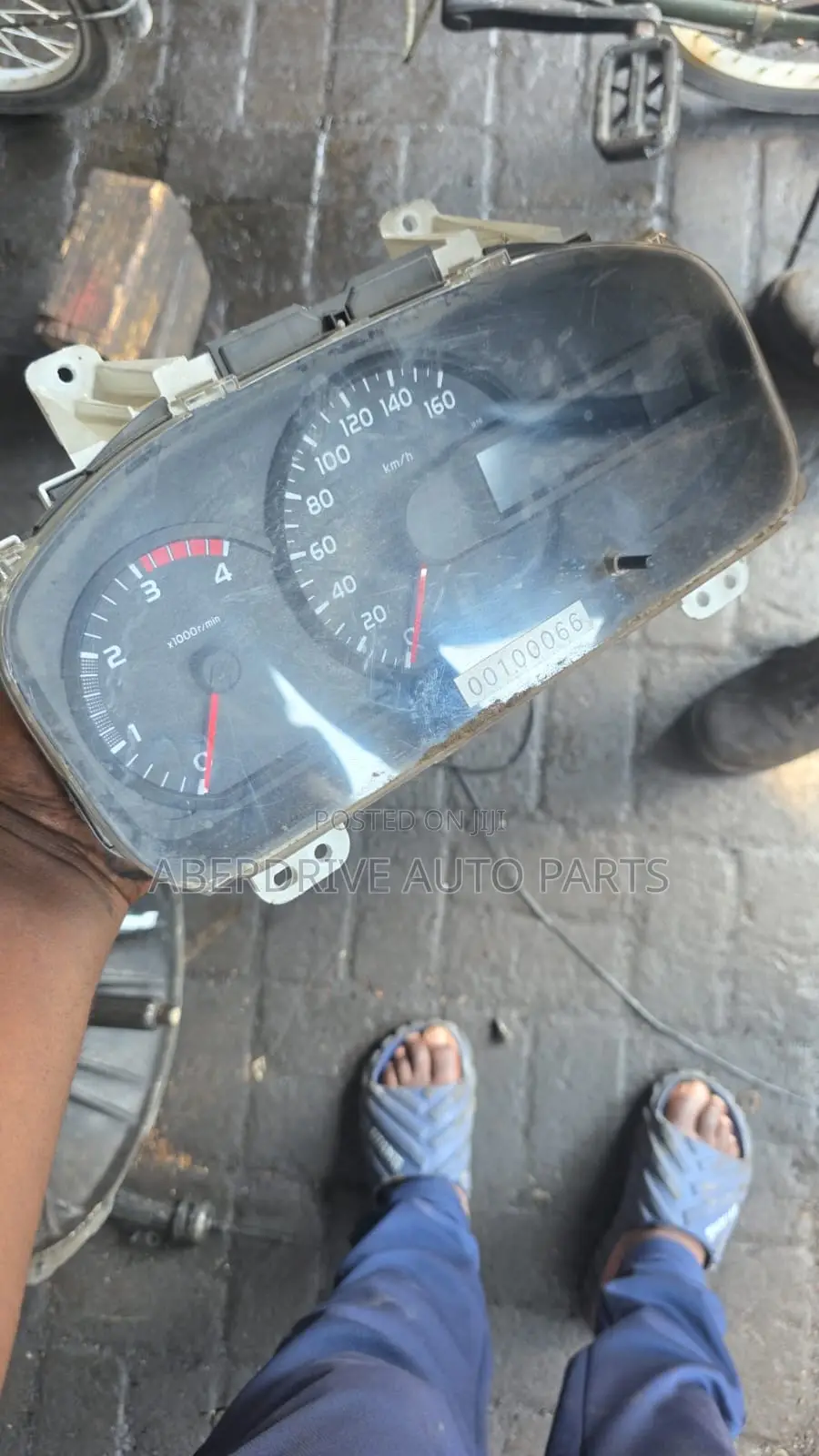 Dashboard Instrument Cluster Unit Hino 300 (Speed Clock) .
