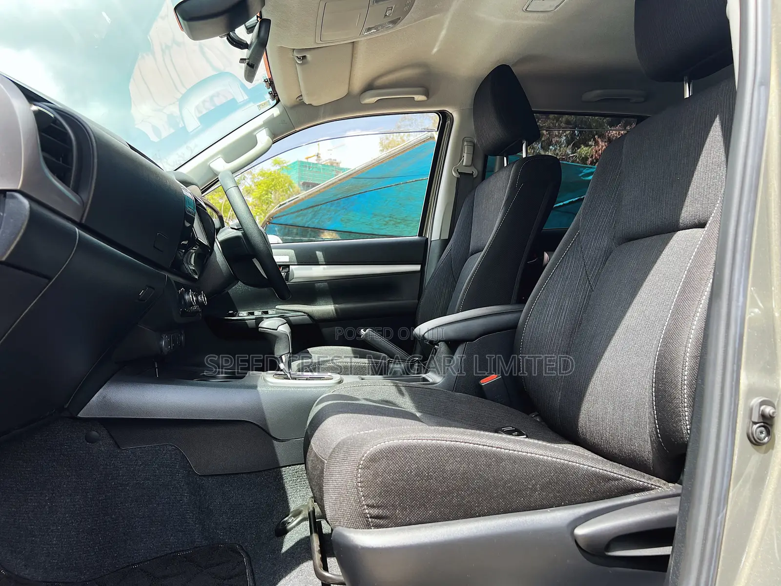 Toyota Hilux 2021 Silver