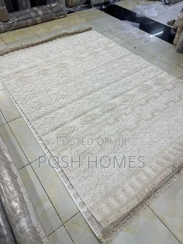 Long Loose Pile for a Deep Fuzzy Texture Duru Carpets
