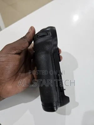 Nikon Mb-D12 Multi Power Battery Pack