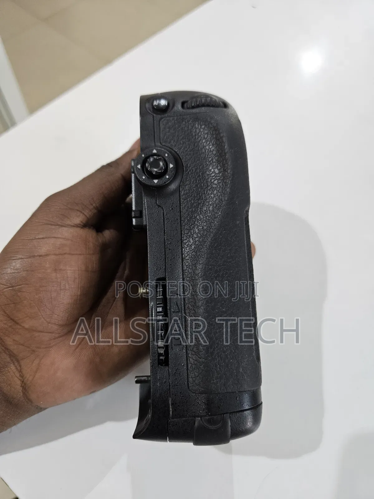 Nikon Mb-D12 Multi Power Battery Pack