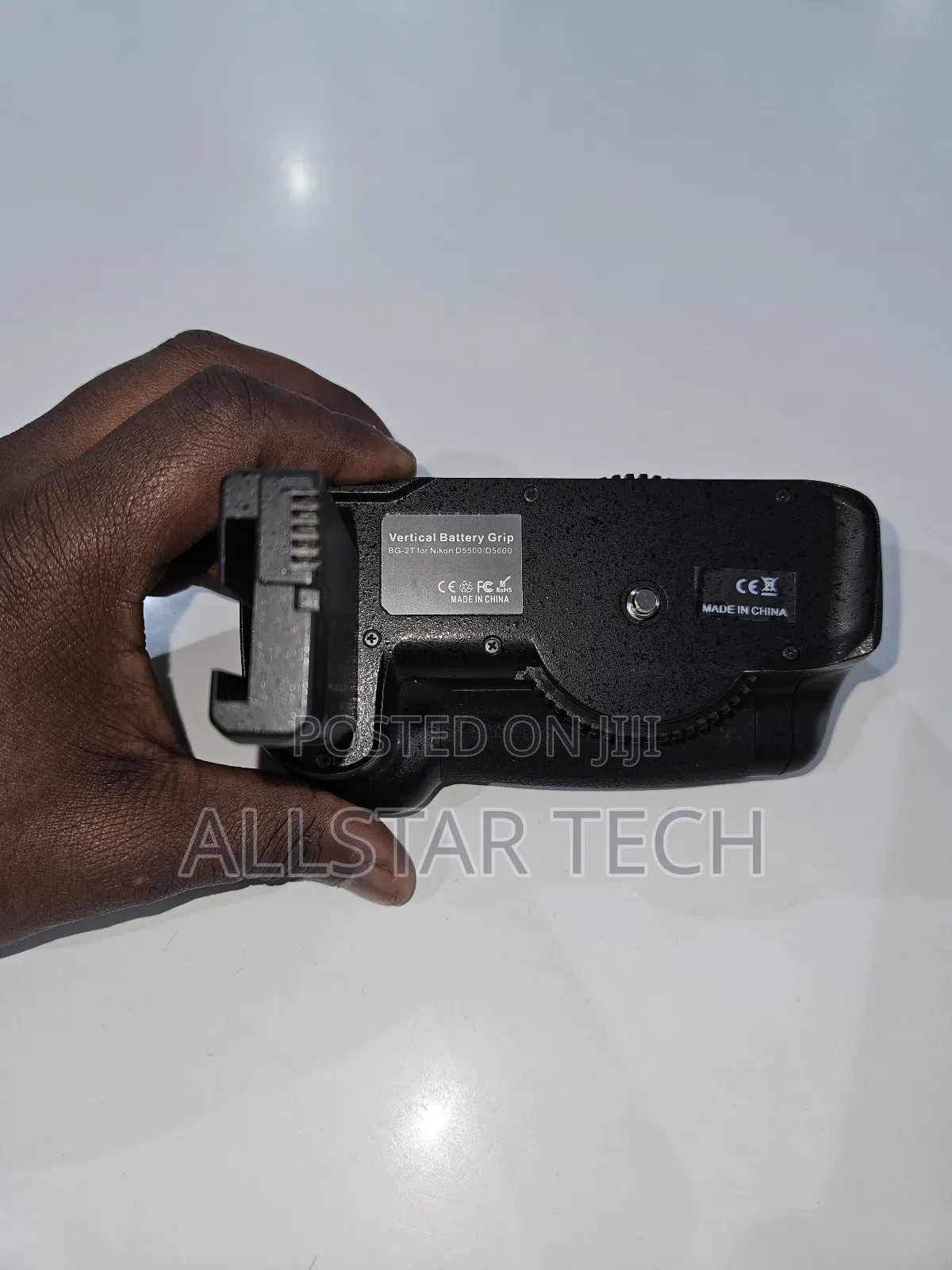 Vertical Battery Grip for Nikon D5600, D5500 Bg-T2