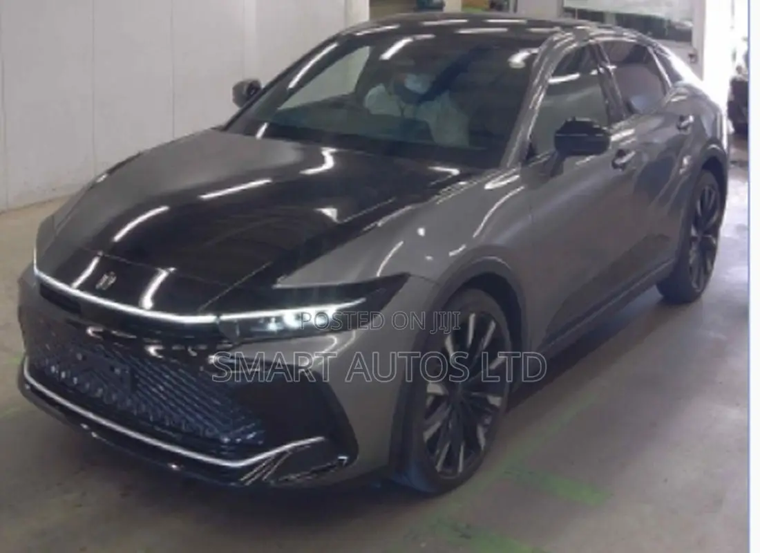 Toyota Crown 2022 Gray