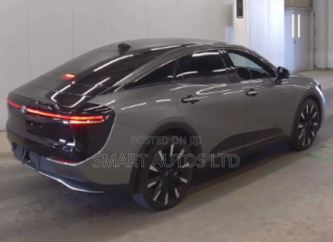 Toyota Crown 2022 Gray