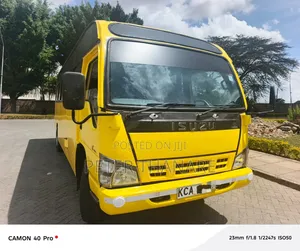 Isuzu NQR 2014 Yellow